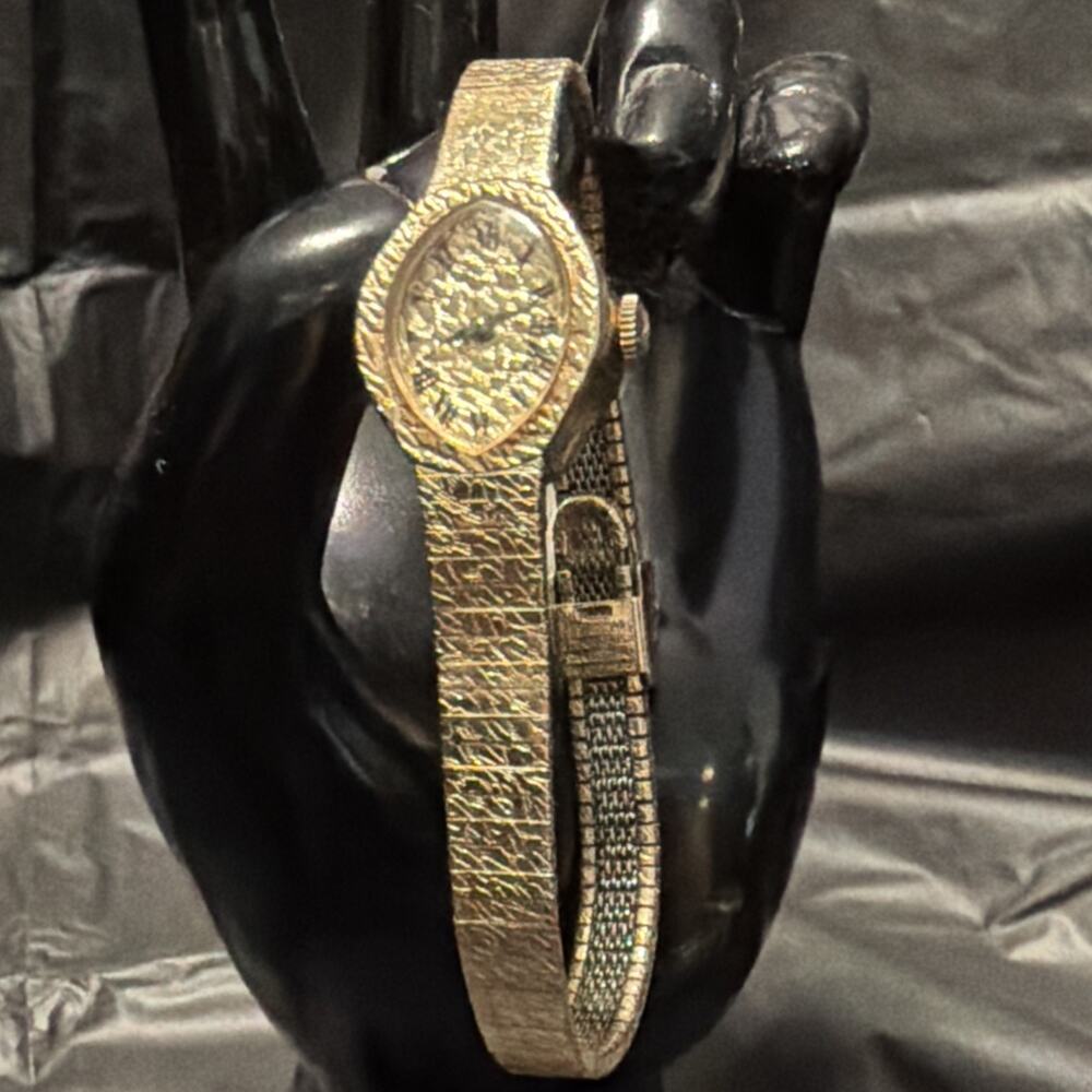 Vintage Gruen WORKING Mechanical Ladies Watch–Bark Finish Integrated Bracelet